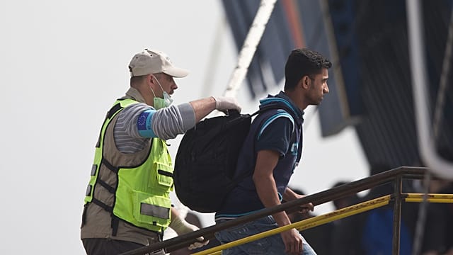 Greece rescues 545 migrants off Crete after distress call