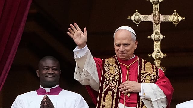 Pope Leo calls for peace in countries torn by wars on Christmas Day