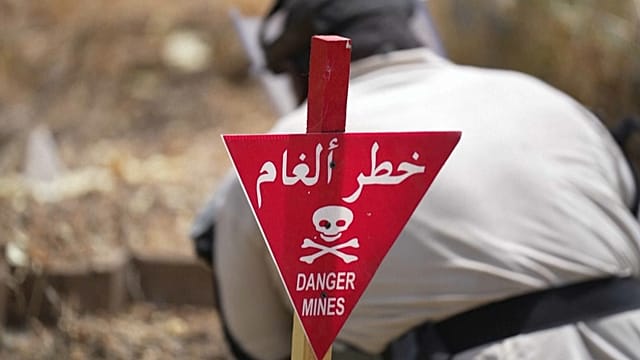 Sudanese deminers scour shattered Khartoum for hidden explosives Sudanese deminers scour shattered Khartoum for hidden explosives