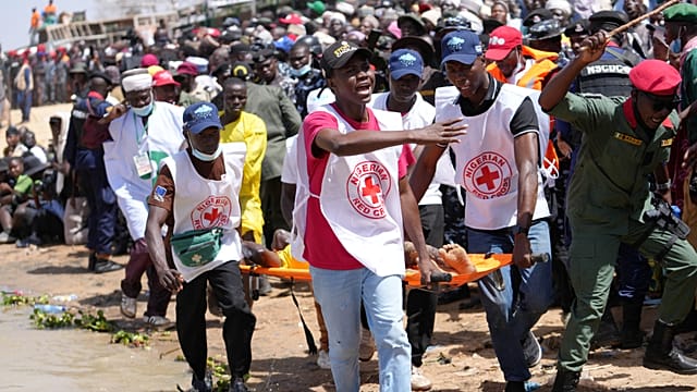 Drama at Nigeria’s Argungu festival as athletes collapse before finale