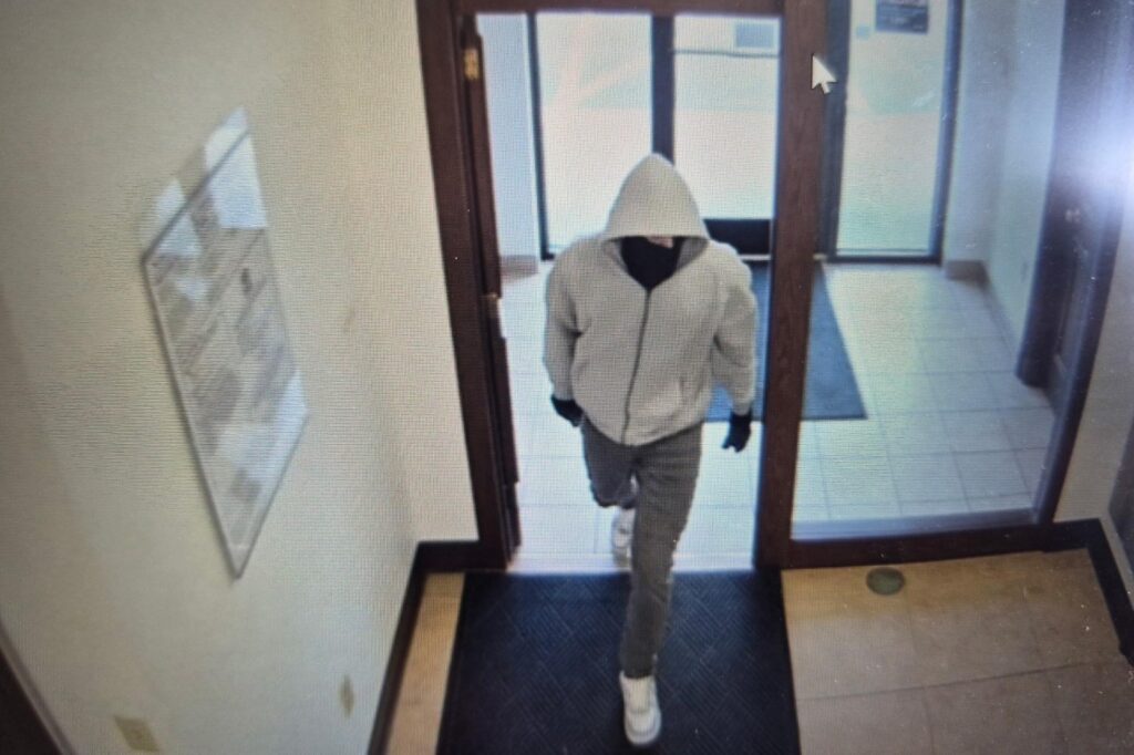 A person of interest is in custody after 2 U.S. Bank employees were killed in a Kentucky robbery A person of interest is in custody after 2 U.S. Bank employees were killed in a Kentucky robbery