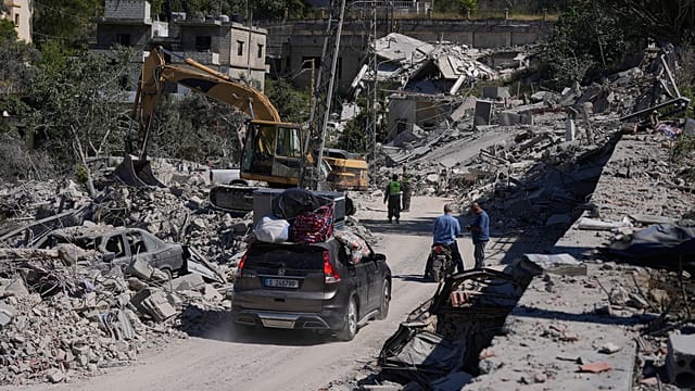 Iran links war deal to Israeli withdrawal from Lebanon